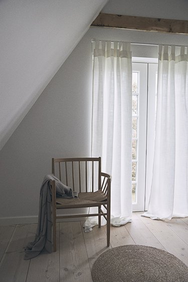 Ivalo Curtain 140x230 cm w/loops - Compliments